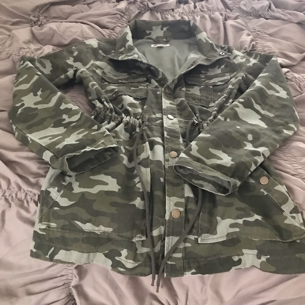 Camo Drawstring Jacket - image 2